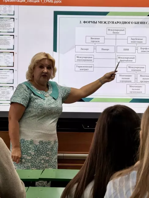 Открытая лекция - это способ демонстрировать педагогические навыки не только студентам, но и коллегам.