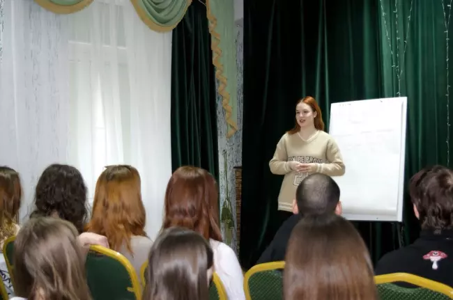 В рамках плана работы Студенческого совета Краснодарского филиала РЭУ им. Г.В. Плеханова участники отдела культурно-массовых мероприятий провел мастер-класс.