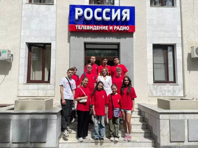 Активист первичного отделения Движения Первых Краснодарского филиала РЭУ посетил экскурсию на ВГТРК