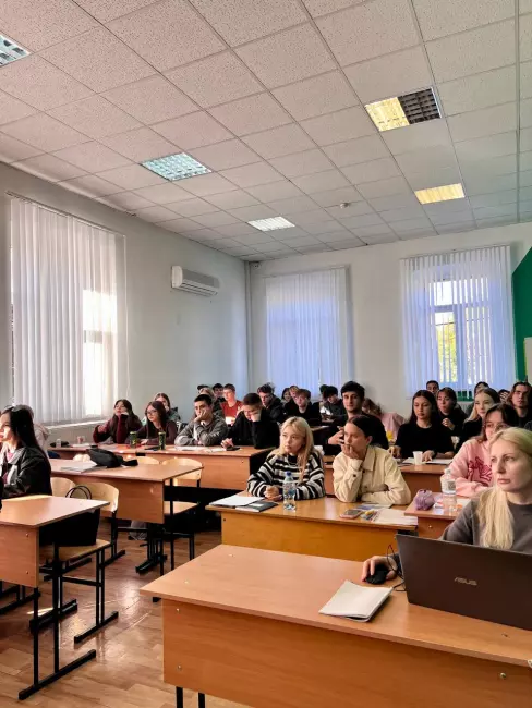 Погружение в мир инноваций: смотрим научное кино вместе с ФАНК!