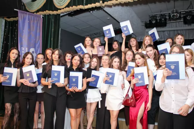 Торжественное вручение дипломов выпускникам среднего профессионального образования!